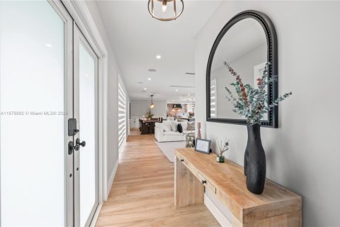 Villa ou maison à vendre à Palmetto Bay, Floride: 4 chambres, 205.78 m2 № 1921911 - photo 2