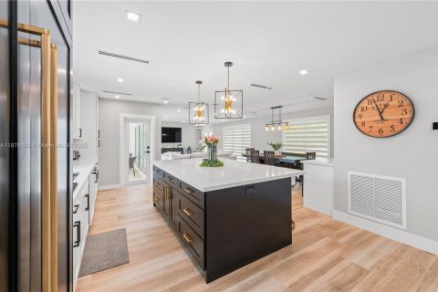 Villa ou maison à vendre à Palmetto Bay, Floride: 4 chambres, 205.78 m2 № 1921911 - photo 8