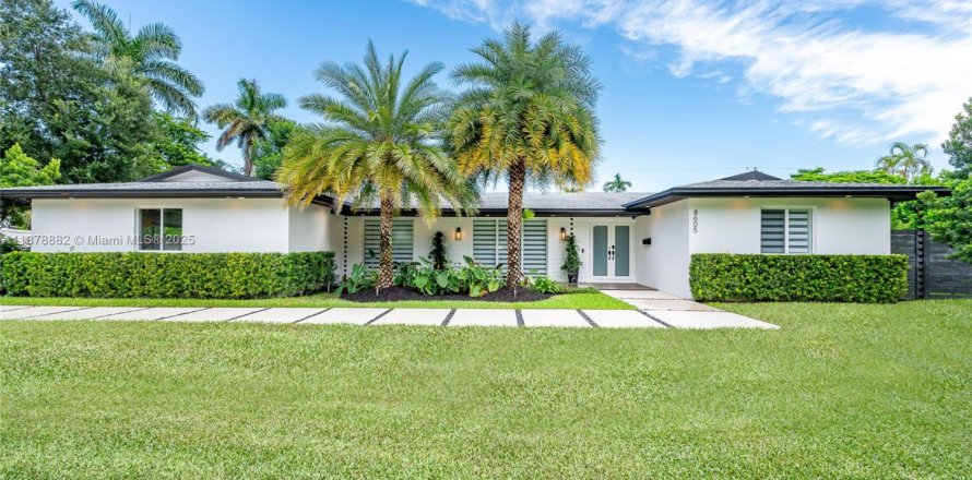 Villa ou maison à Palmetto Bay, Floride 4 chambres, 205.78 m2 № 1921911