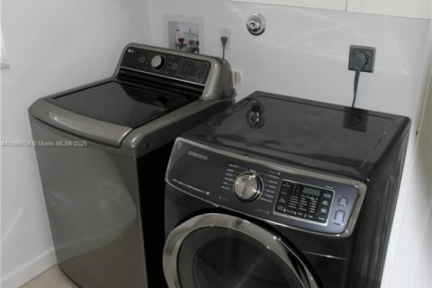 Condo in Boynton Beach, Florida, 3 bedrooms  № 1928340 - photo 15