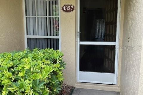 Condominio en alquiler en Sarasota, Florida, 2 dormitorios, 109.81 m2 № 1740377 - foto 1