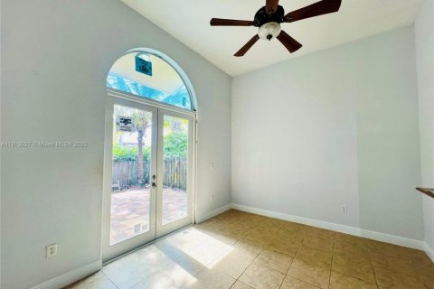 Villa ou maison à louer à Palmetto Bay, Floride: 3 chambres, 172.43 m2 № 1758532 - photo 28