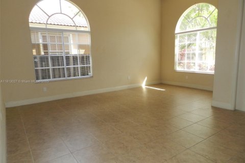 House in Palmetto Bay, Florida 3 bedrooms, 172.43 sq.m. № 1758532 - photo 11