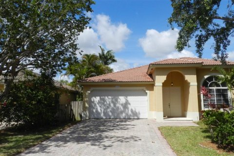 House in Palmetto Bay, Florida 3 bedrooms, 172.43 sq.m. № 1758532 - photo 1