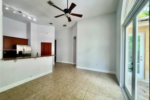 Villa ou maison à louer à Palmetto Bay, Floride: 3 chambres, 172.43 m2 № 1758532 - photo 24