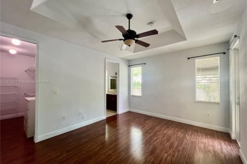 Villa ou maison à louer à Palmetto Bay, Floride: 3 chambres, 172.43 m2 № 1758532 - photo 30
