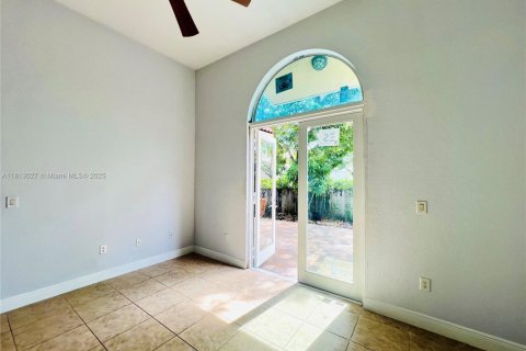 Villa ou maison à louer à Palmetto Bay, Floride: 3 chambres, 172.43 m2 № 1758532 - photo 29