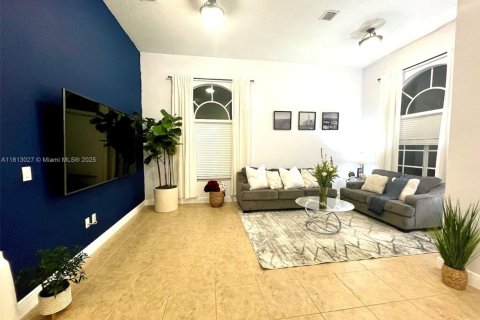 House in Palmetto Bay, Florida 3 bedrooms, 172.43 sq.m. № 1758532 - photo 10