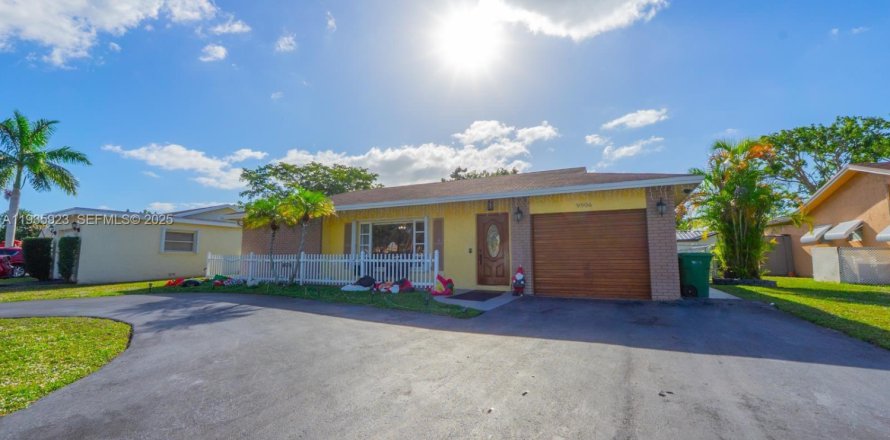 Villa ou maison à Tamarac, Floride 3 chambres, 151.9 m2 № 1994005