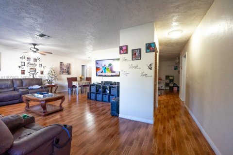 Villa ou maison à vendre à Tamarac, Floride: 3 chambres, 151.9 m2 № 1994005 - photo 23