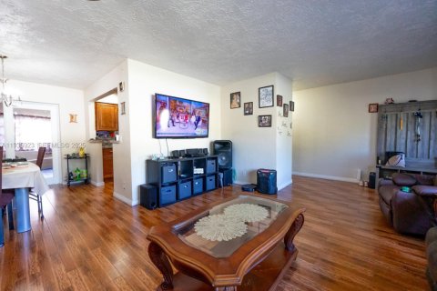 Villa ou maison à vendre à Tamarac, Floride: 3 chambres, 151.9 m2 № 1994005 - photo 22