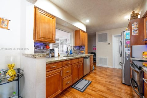 Villa ou maison à vendre à Tamarac, Floride: 3 chambres, 151.9 m2 № 1994005 - photo 29