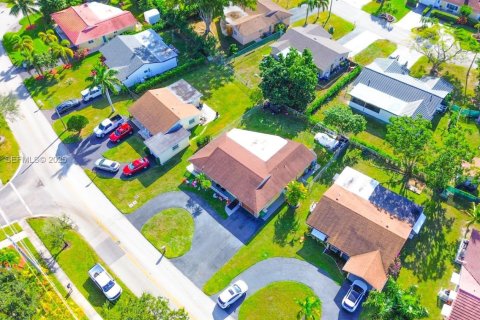 Villa ou maison à vendre à Tamarac, Floride: 3 chambres, 151.9 m2 № 1994005 - photo 20