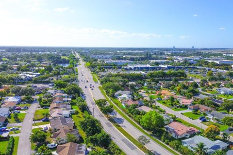 Villa ou maison à vendre à Tamarac, Floride: 3 chambres, 151.9 m2 № 1994005 - photo 17