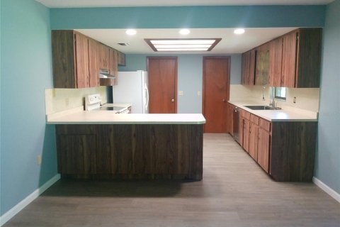 Villa ou maison à louer à Lakeland, Floride: 3 chambres, 185.62 m2 № 2431243 - photo 6