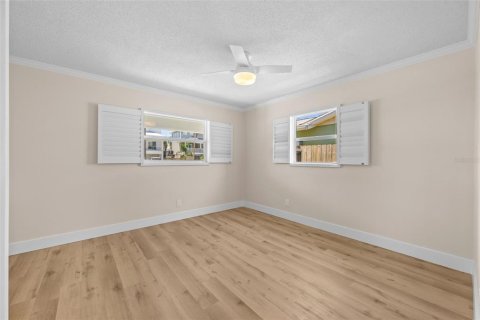 Casa en alquiler en Saint Petersburg, Florida, 4 dormitorios, 151.34 m2 № 1870700 - foto 18