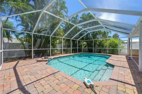 Casa en alquiler en Saint Petersburg, Florida, 4 dormitorios, 151.34 m2 № 1870700 - foto 2