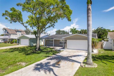 Casa en alquiler en Saint Petersburg, Florida, 4 dormitorios, 151.34 m2 № 1870700 - foto 28