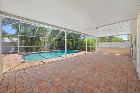 Casa en alquiler en Saint Petersburg, Florida, 4 dormitorios, 151.34 m2 № 1870700 - foto 22