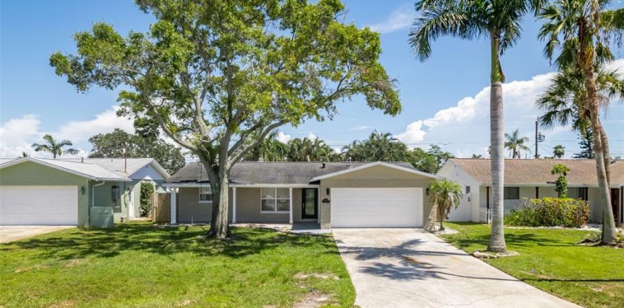 Casa en Saint Petersburg, Florida 4 dormitorios, 151.34 m2 № 1870700