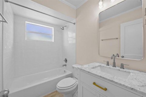 Casa en alquiler en Saint Petersburg, Florida, 4 dormitorios, 151.34 m2 № 1870700 - foto 16