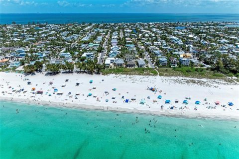 Condo in Anna Maria, Florida, 2 bedrooms  № 2221973 - photo 2