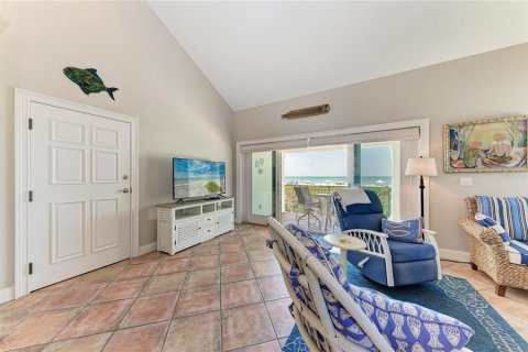 Condo in Anna Maria, Florida, 2 bedrooms  № 2221973 - photo 12