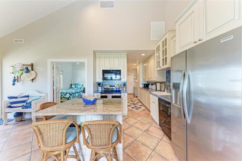 Condo in Anna Maria, Florida, 2 bedrooms  № 2221973 - photo 13