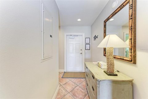 Condo in Anna Maria, Florida, 2 bedrooms  № 2221973 - photo 7