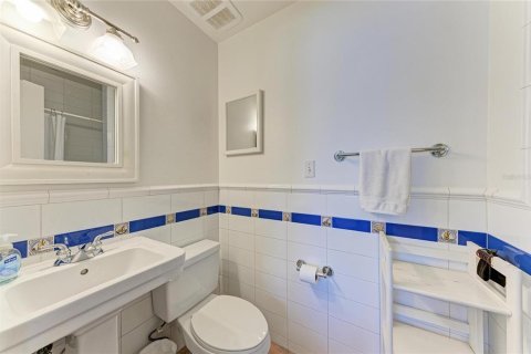 Condo in Anna Maria, Florida, 2 bedrooms  № 2221973 - photo 25