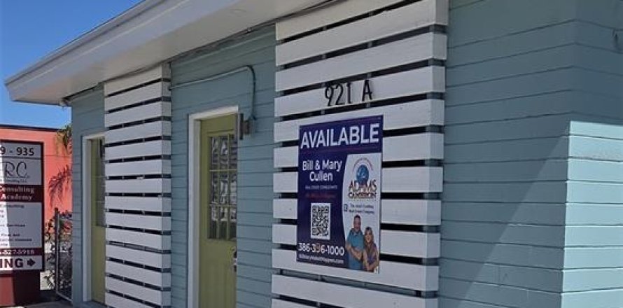 Immobilier commercial à Holly Hill, Floride 55.74 m2 № 2232436