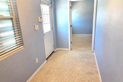 Immobilier commercial à louer à Holly Hill, Floride: 55.74 m2 № 2232436 - photo 3