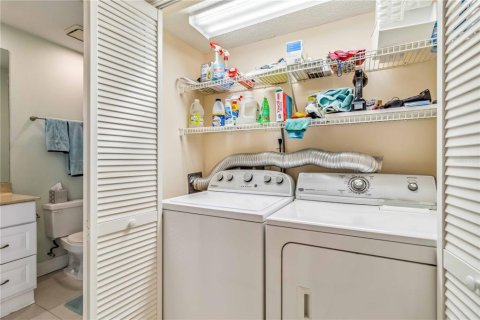 Condominio en alquiler en Sarasota, Florida, 2 dormitorios, 107.4 m2 № 1772167 - foto 8