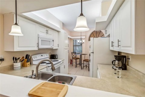 Condominio en alquiler en Sarasota, Florida, 2 dormitorios, 107.4 m2 № 1772167 - foto 11