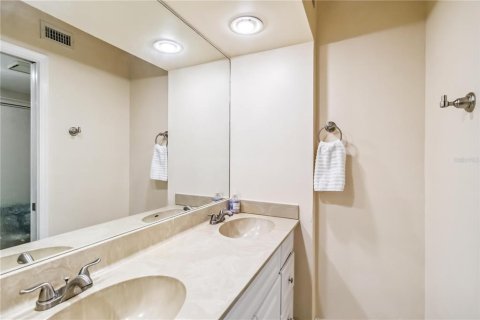 Condominio en alquiler en Sarasota, Florida, 2 dormitorios, 107.4 m2 № 1772167 - foto 18