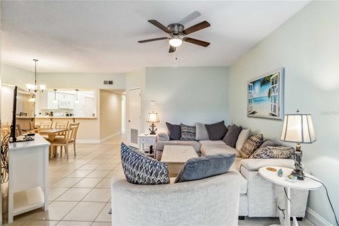 Condominio en alquiler en Sarasota, Florida, 2 dormitorios, 107.4 m2 № 1772167 - foto 6
