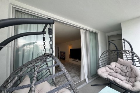 Copropriété à vendre à Bay Harbor Islands, Floride: 1 chambre, 104.52 m2 № 2186190 - photo 16