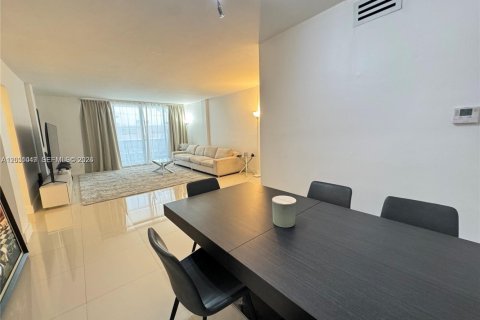 Copropriété à vendre à Bay Harbor Islands, Floride: 1 chambre, 104.52 m2 № 2186190 - photo 14