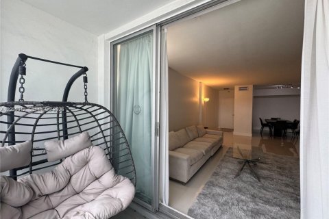 Copropriété à vendre à Bay Harbor Islands, Floride: 1 chambre, 104.52 m2 № 2186190 - photo 18