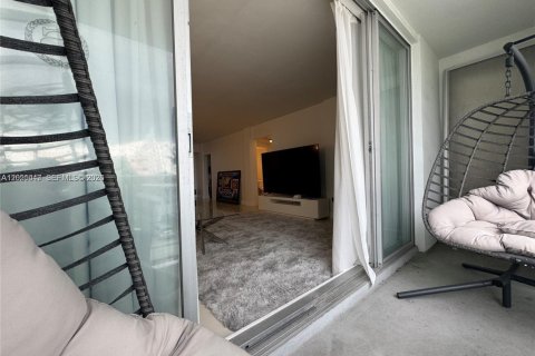 Copropriété à vendre à Bay Harbor Islands, Floride: 1 chambre, 104.52 m2 № 2186190 - photo 19