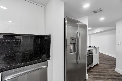 Copropriété à vendre à Miami, Floride: 4 chambres, 161.09 m2 № 2016630 - photo 8