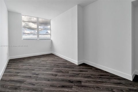 Copropriété à vendre à Miami, Floride: 4 chambres, 161.09 m2 № 2016630 - photo 23
