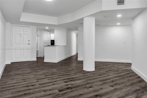 Copropriété à vendre à Miami, Floride: 4 chambres, 161.09 m2 № 2016630 - photo 4