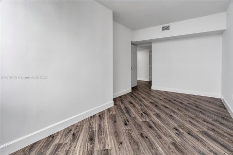 Copropriété à vendre à Miami, Floride: 4 chambres, 161.09 m2 № 2016630 - photo 24