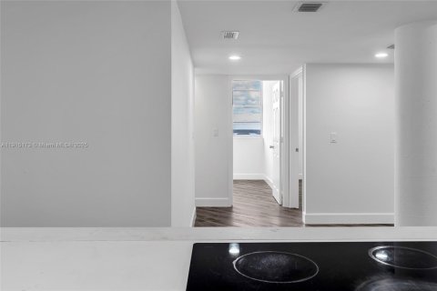 Copropriété à vendre à Miami, Floride: 4 chambres, 161.09 m2 № 2016630 - photo 11
