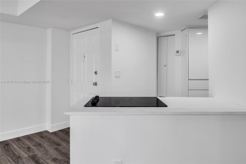 Copropriété à vendre à Miami, Floride: 4 chambres, 161.09 m2 № 2016630 - photo 5