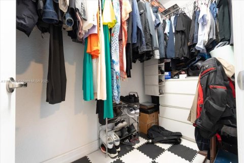 Touwnhouse à vendre à Pembroke Pines, Floride: 3 chambres, 208.66 m2 № 1983425 - photo 19