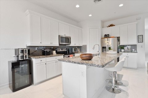 Touwnhouse à vendre à Pembroke Pines, Floride: 3 chambres, 208.66 m2 № 1983425 - photo 7