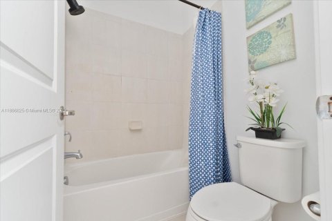 Touwnhouse à vendre à Pembroke Pines, Floride: 3 chambres, 208.66 m2 № 1983425 - photo 25