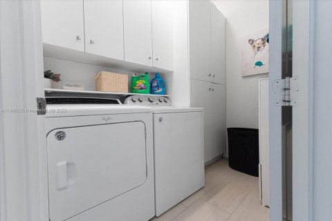 Touwnhouse à vendre à Pembroke Pines, Floride: 3 chambres, 208.66 m2 № 1983425 - photo 26